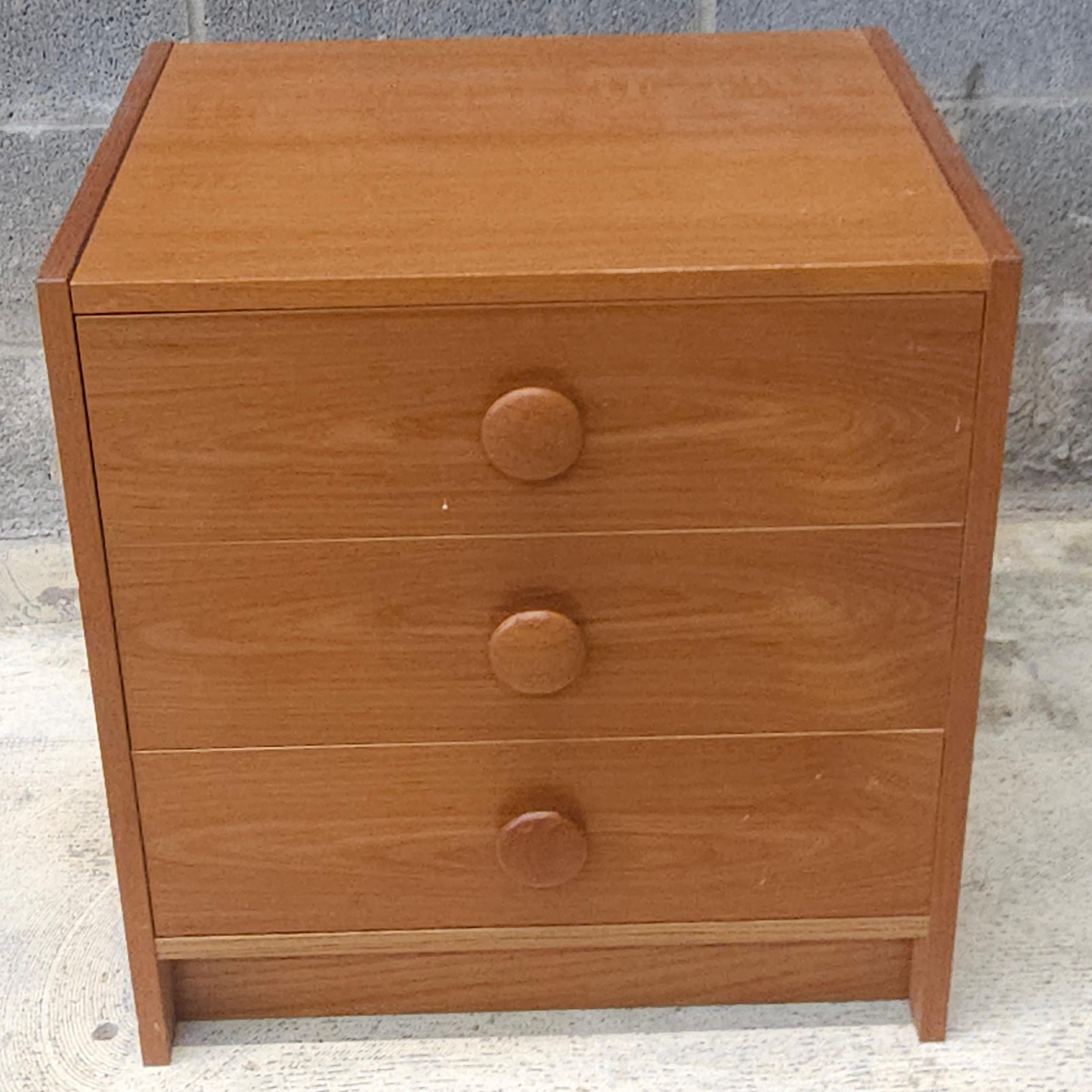 Mid-Century Modern Ervi-Mobler Mid-Century Three-Drawer Bedside Chest of Drawers For Sale