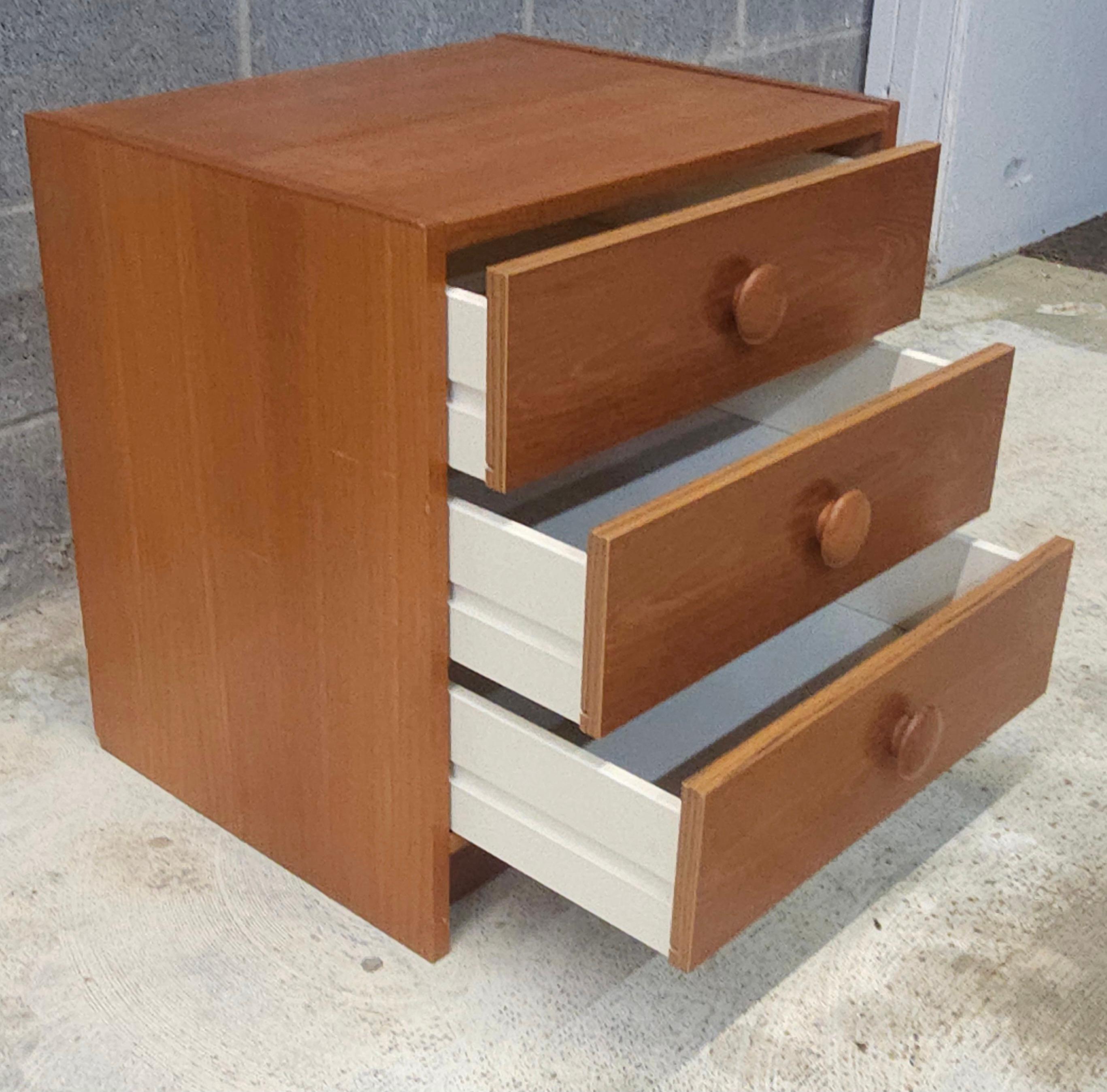 Ervi-Mobler Mid-Century Three-Drawer Bedside Chest of Drawers For Sale 1