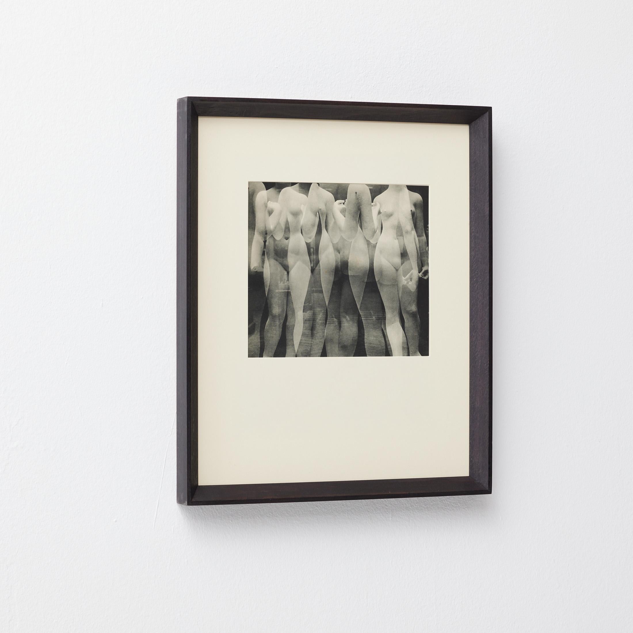 Erwin Blumenfeld Heliogravüre aus Verve Vol. I Nr. 1, Paris 1937 - Gerahmt (Moderne der Mitte des Jahrhunderts) im Angebot