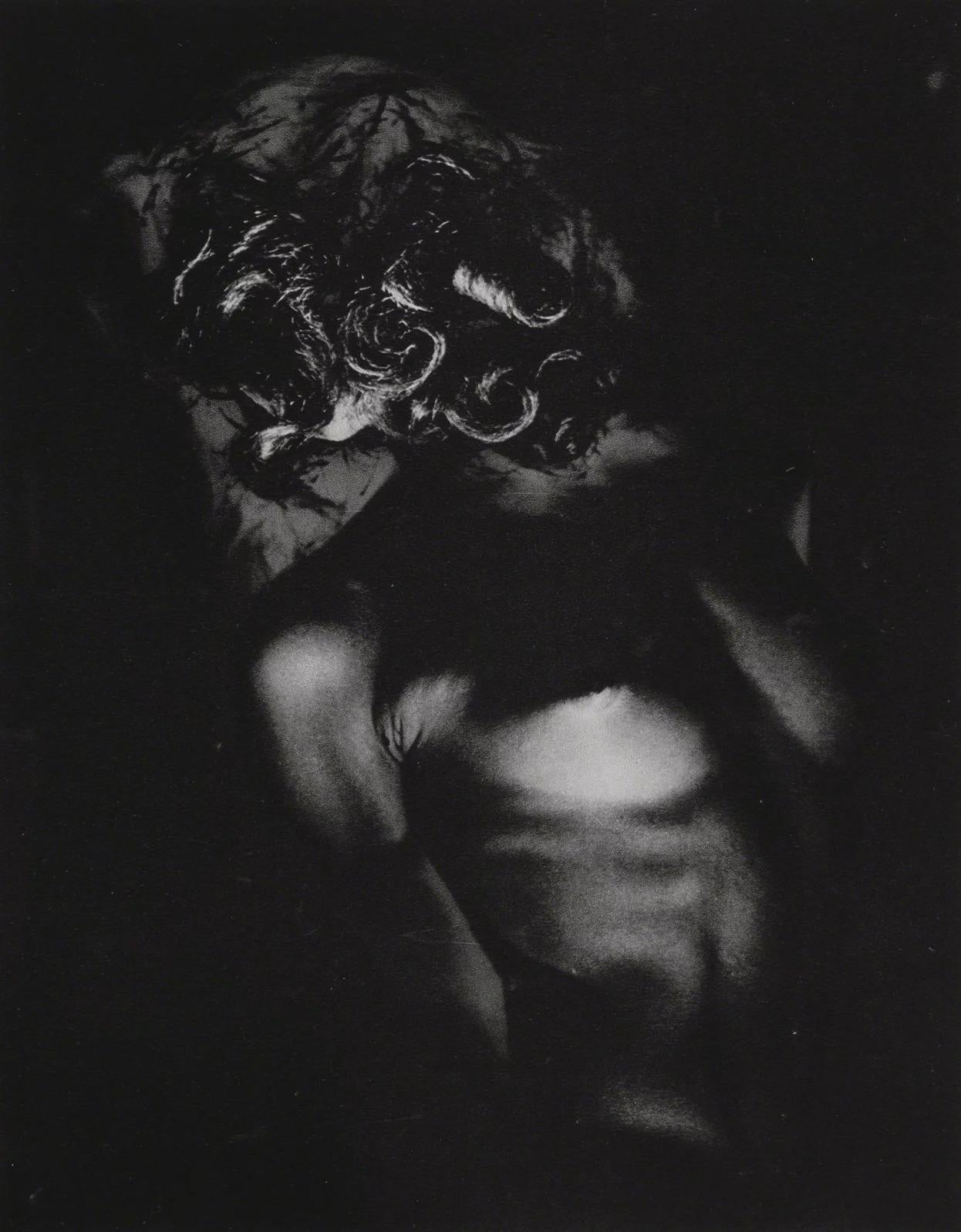 Héliograbado sobre papel vélin. Inscripción: sin firmar y sin numerar, tal como se emitió. Buen estado. Notas: Del folio, Cecil Beaton, Electa Editrice Portfolios, 1981. Publicado e impreso por Gruppo Editoriale Electra S.P.A., Milán, 1981. Extraído