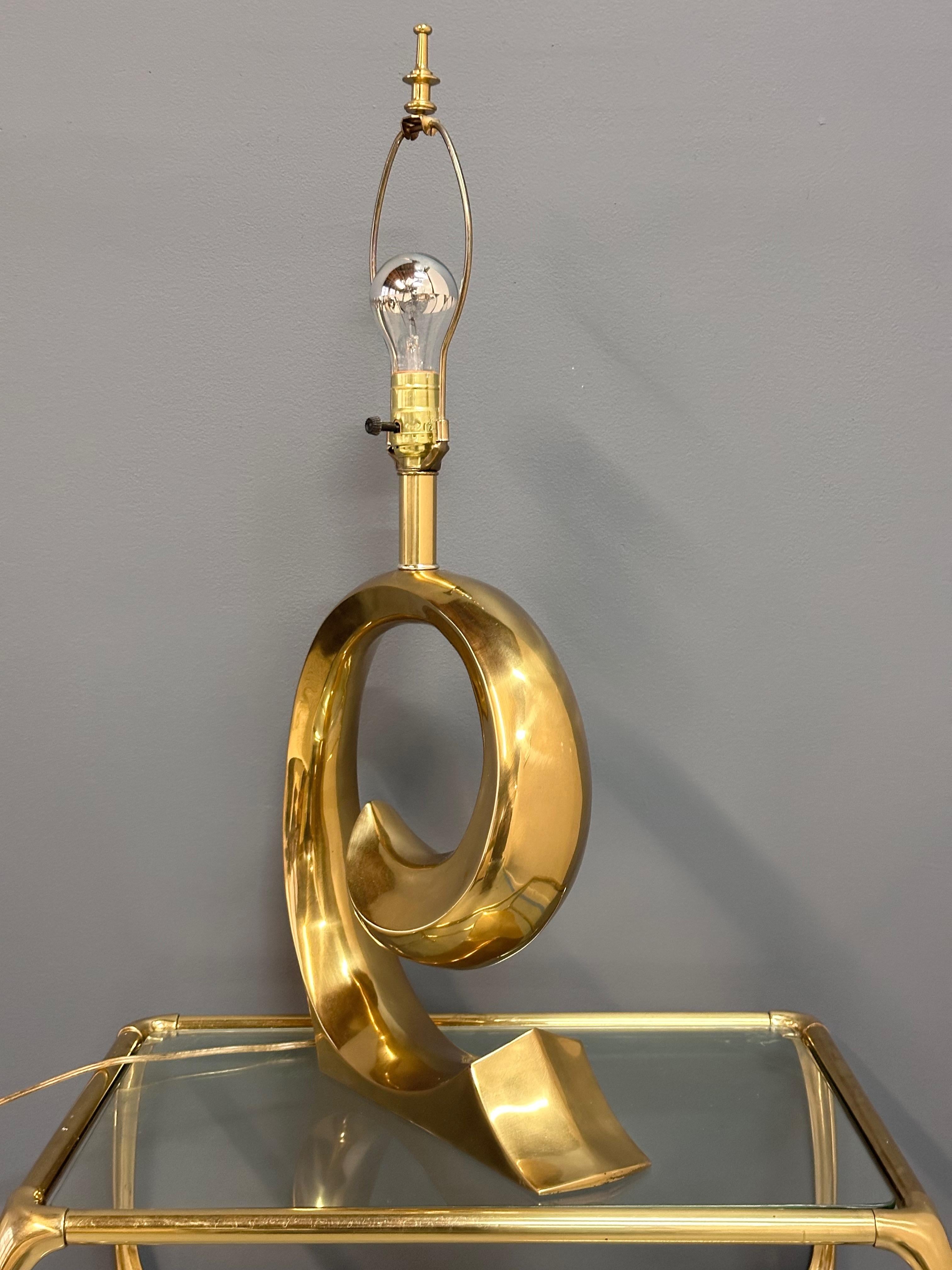 Pierre Cardin Logo Style Brass Table Lamp by Erwin Lambeth In Good Condition For Sale In Philadelphia, PA