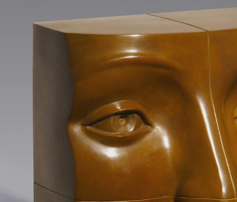 Sculpture en bronze en forme de tête de bloc à patine brune cubiste pour visage contemporain en vente 1