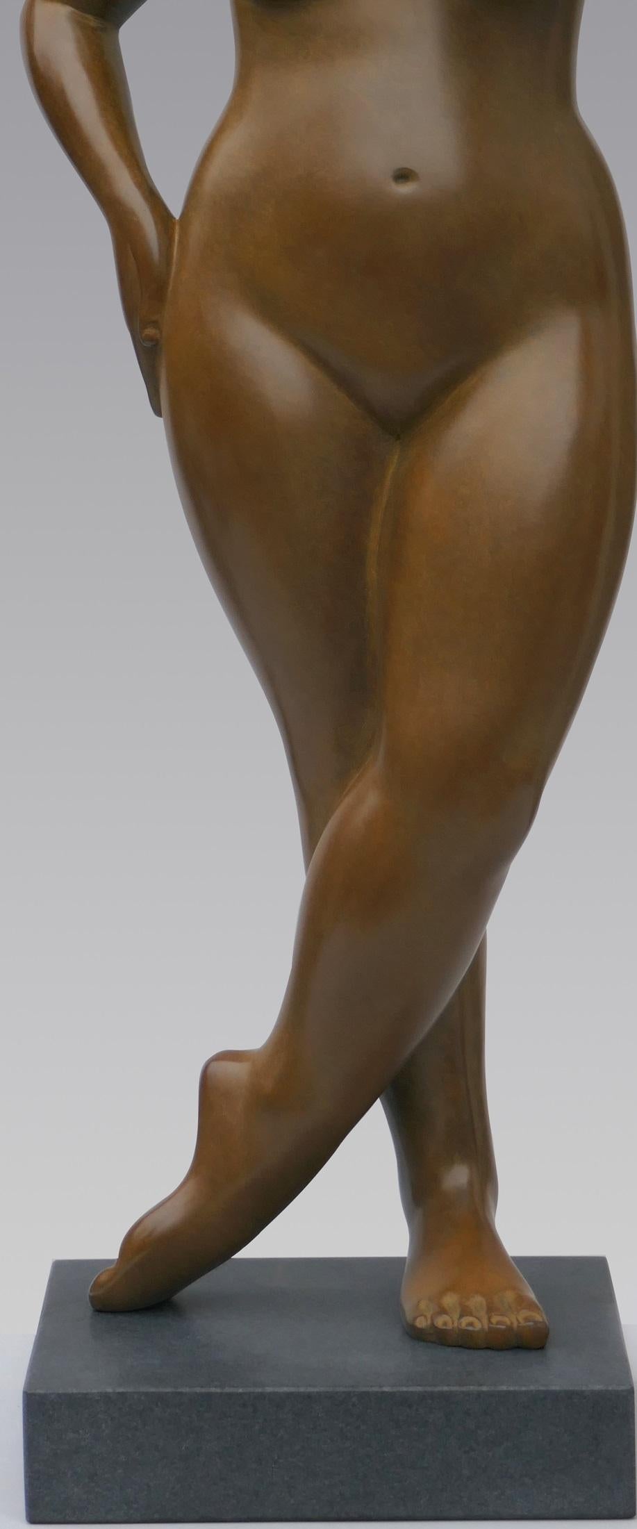 Bronze-Skulptur „Hide and Seek“, weiblicher Akt, zeitgenössische Skulptur (Gold), Figurative Sculpture, von Erwin Meijer