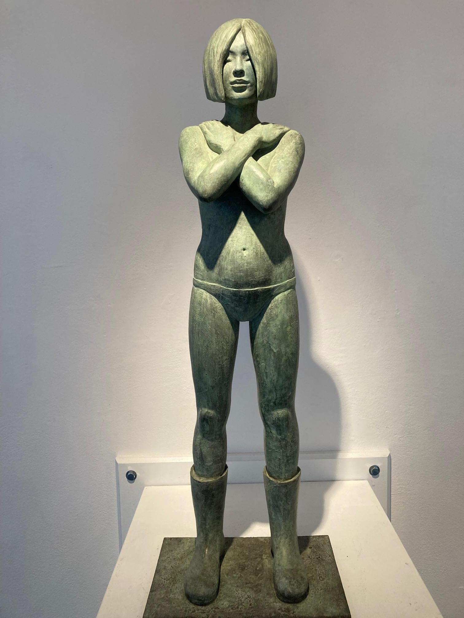 Kaplaarzen - Bottes Wellies en bronze - Sculpture - Jeune fille contemporaine en stock en vente 3