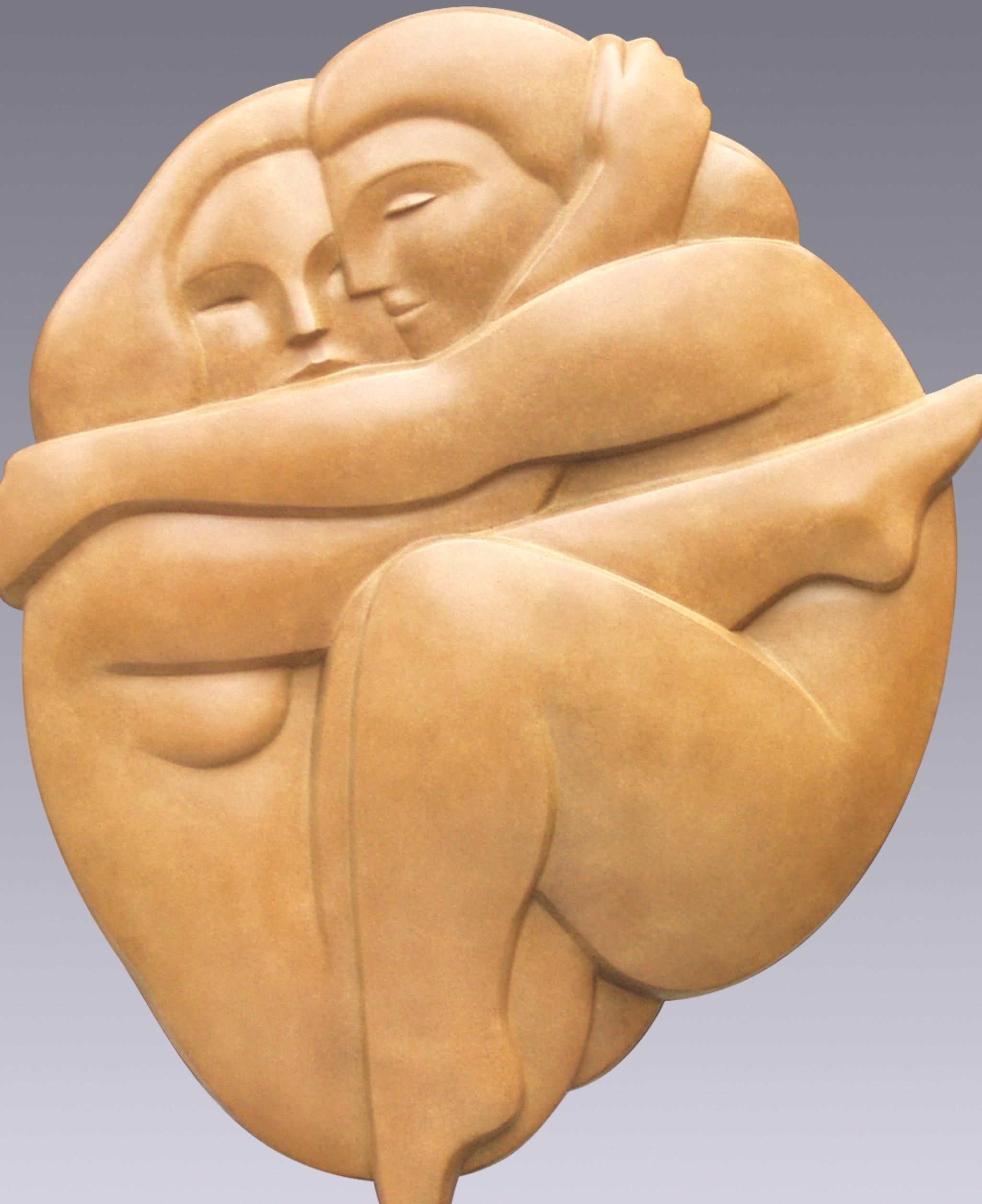 Omhelzing Kleine Umarmung Kleine Bronzeskulptur Liebe Hug Zeitgenössisch (Gold), Nude Sculpture, von Erwin Meijer