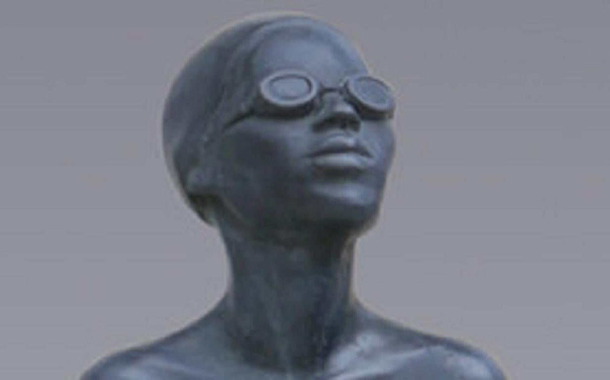 Parelduikster Perlentaucher Bronze Skulptur Zeitgenössisch
Die Statuen von Erwin Meijer tragen eine erkennbare, persönliche Handschrift.
Sie atmen die Atmosphäre eines erzählenden Gedichts, in dem der Leser nicht nur dem Künstler, sondern auch sich