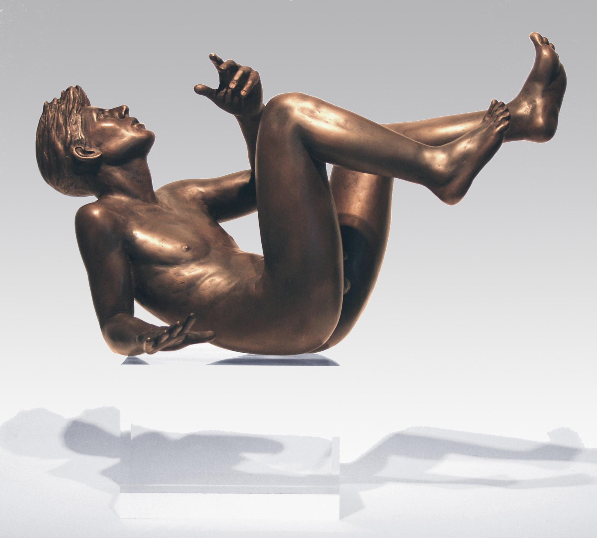 Erwin Meijer Nude Sculpture – Vallende Fallender Mann Bronze-Skulptur Zeitgenössisch