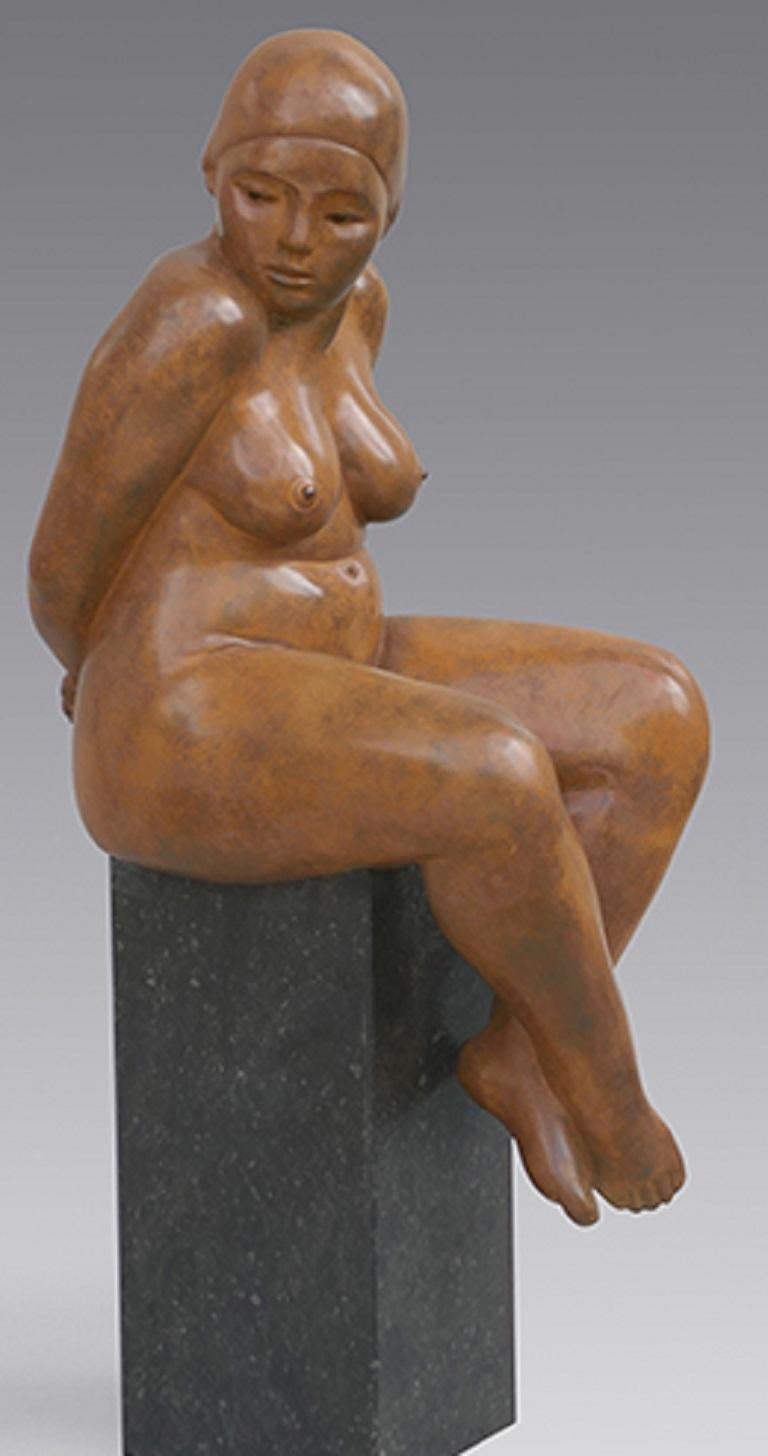 Venus Bronzeskulptur Frau Zeitgenössische Weibliche Nackte Sitzende Dame (Gold), Figurative Sculpture, von Erwin Meijer