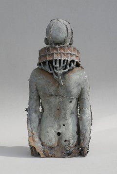 Vrouw  met Kraag Woman with Collar Bronze Sculpture Contemporary In Stock