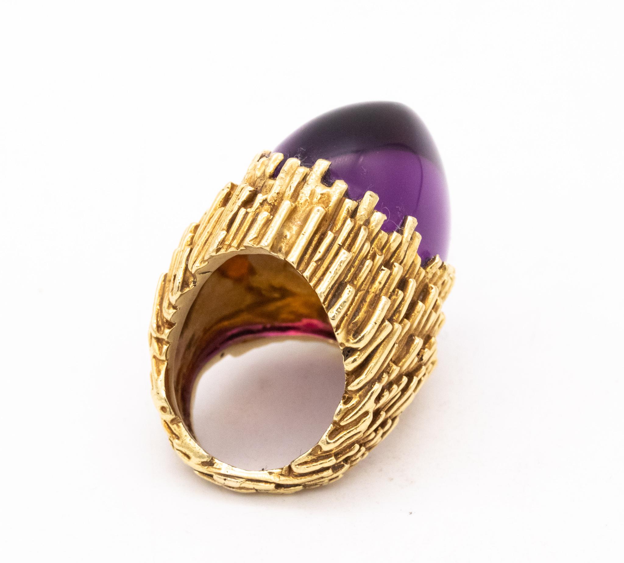 Erwin Pearl 1960 New York Massive Cocktail Ring In 18Kt Gold 45.28 Cts Amethyst In Excellent Condition In Miami, FL