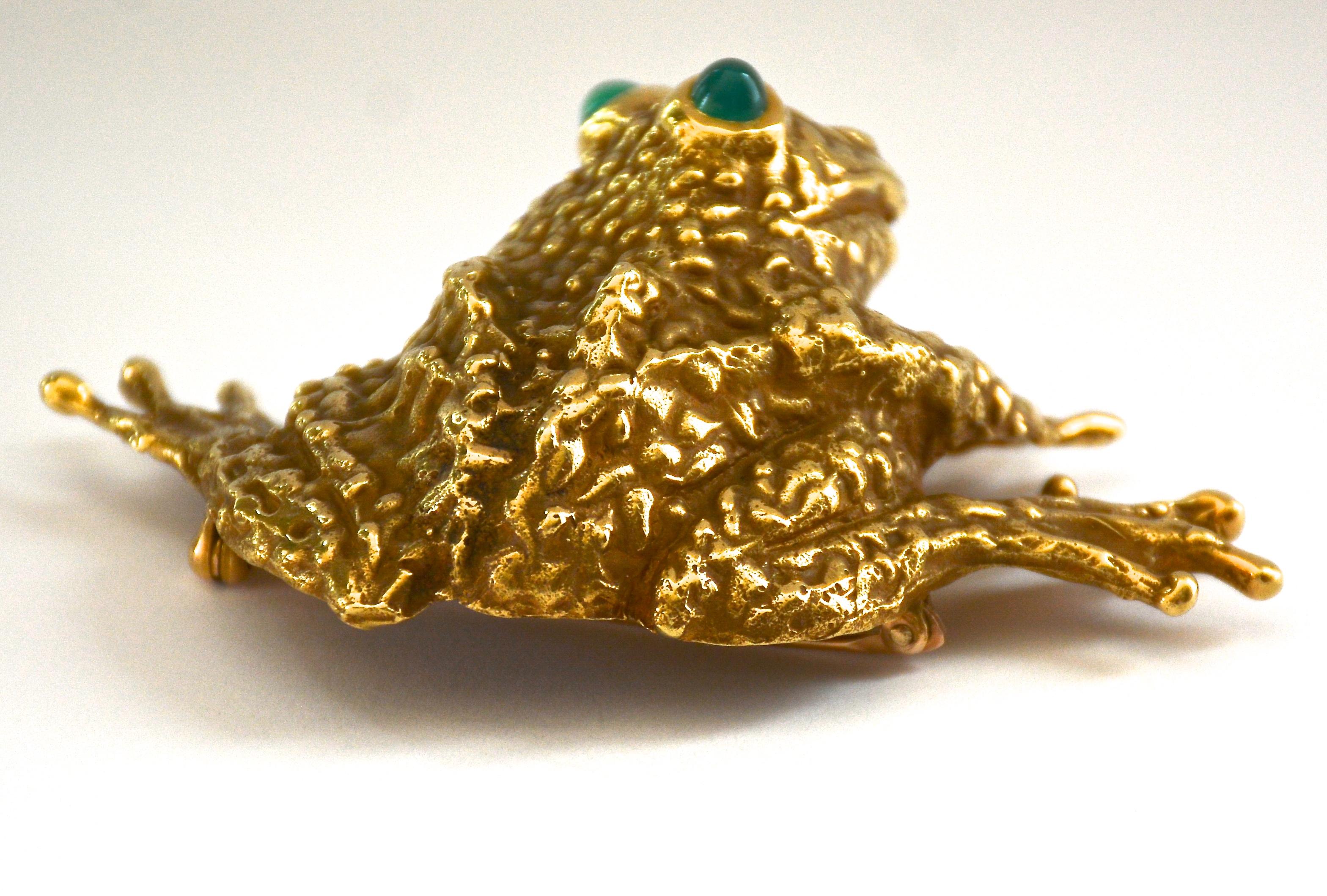 Women's Erwin Pearl 1980s Fine Jewelry 18k. Gold Frog Brooch Set with Chrysoprase Eyes