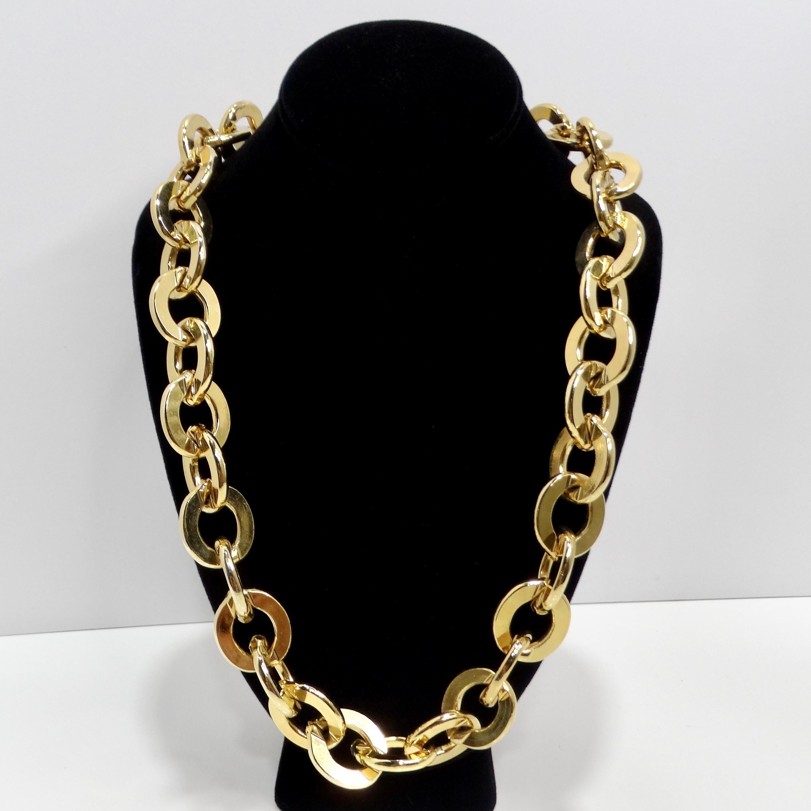 Introducing the Erwin Pearl 1980s Gold Tone Chain Necklace, a timeless piece that combines classic elegance with a bold and contemporary twist. Crafted with precision and attention to detail, this yellow gold-plated chain necklace exudes