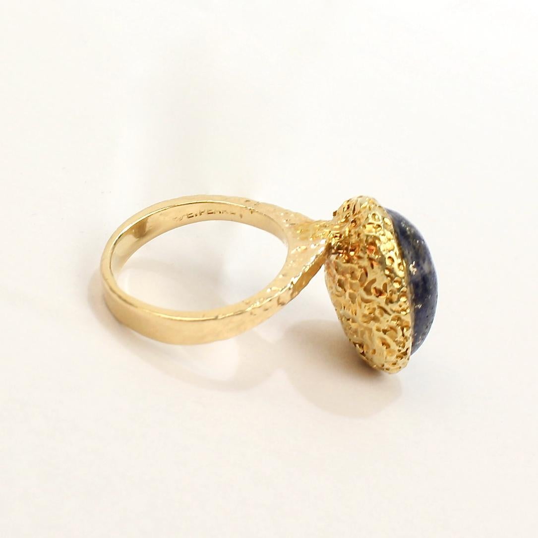 Erwin Pearl Asymmetrical Modernist 18 Karat Gold and Lapis Lazuli Cocktail Ring For Sale 3