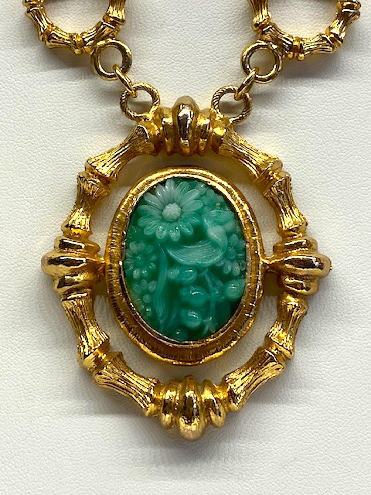 Erwin Pearl Gold & Carved Glass 1980s Pendant Necklace In Good Condition In New York, NY