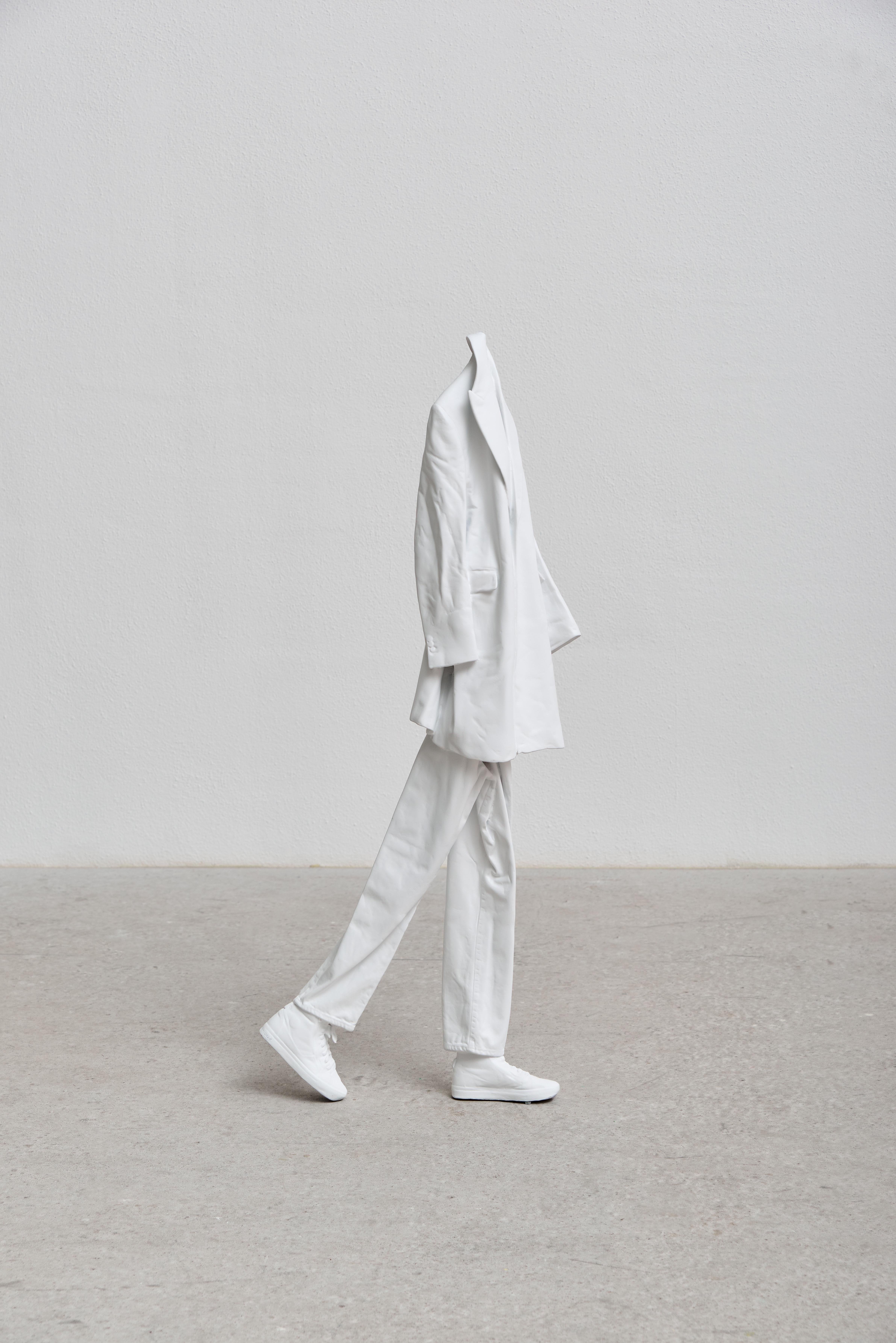 Wurm considera l'atto fisico di ingrassare e perdere peso un gesto scultoreo e spesso crea l'illusione di una crescita o di una contrazione corporea nelle sue opere. Sebbene Wurm consideri l'umorismo uno strumento importante, c'è sempre una critica