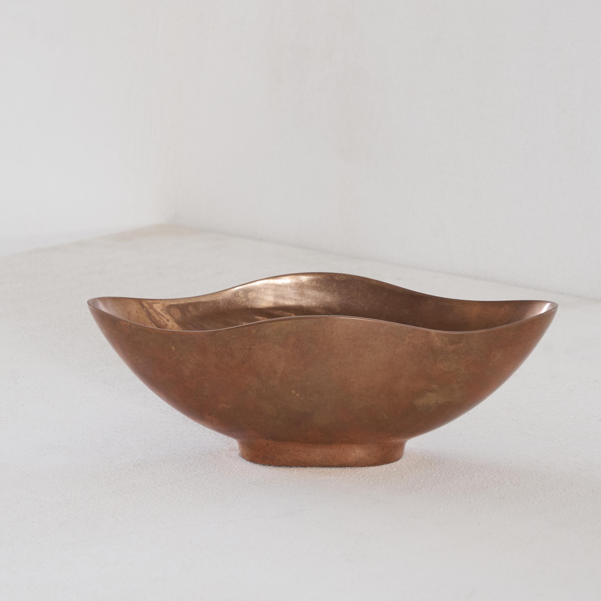 Italian Esa Fedrigolli Sculptural Bowl in Solid Sand Cast Bronze For Sale