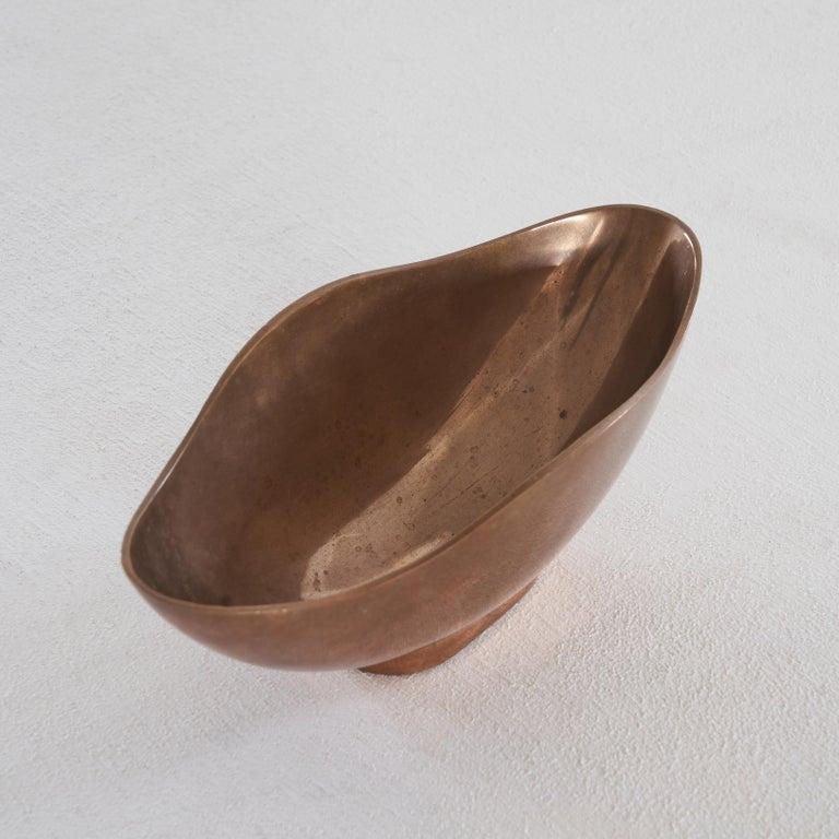 XX secolo Ciotola scultorea di Esa Fedrigolli in bronzo massiccio in vendita