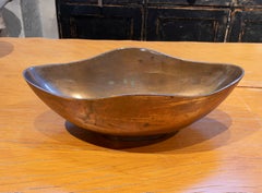 Esa Fedrigolli Bol sculptural en bronze massif coulé au sable. Signé