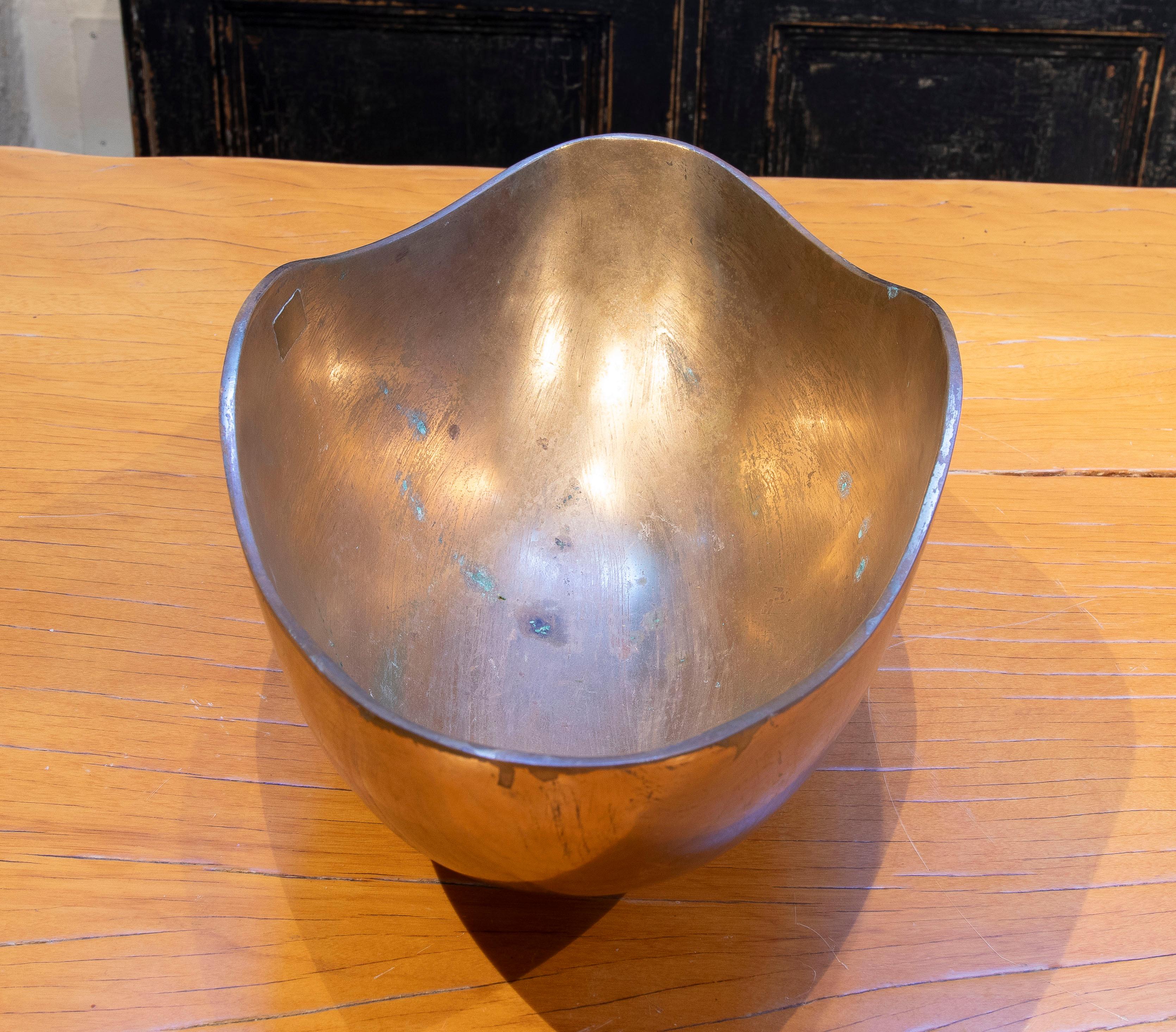 20th Century Esa Fedrigolli Sculptural Bowl in Solid Sand Cast Bronze. Signed For Sale