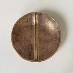 Vide-Poche de bronce dorado firmado por Esa Fedrigolli, hacia 1970, Italia.