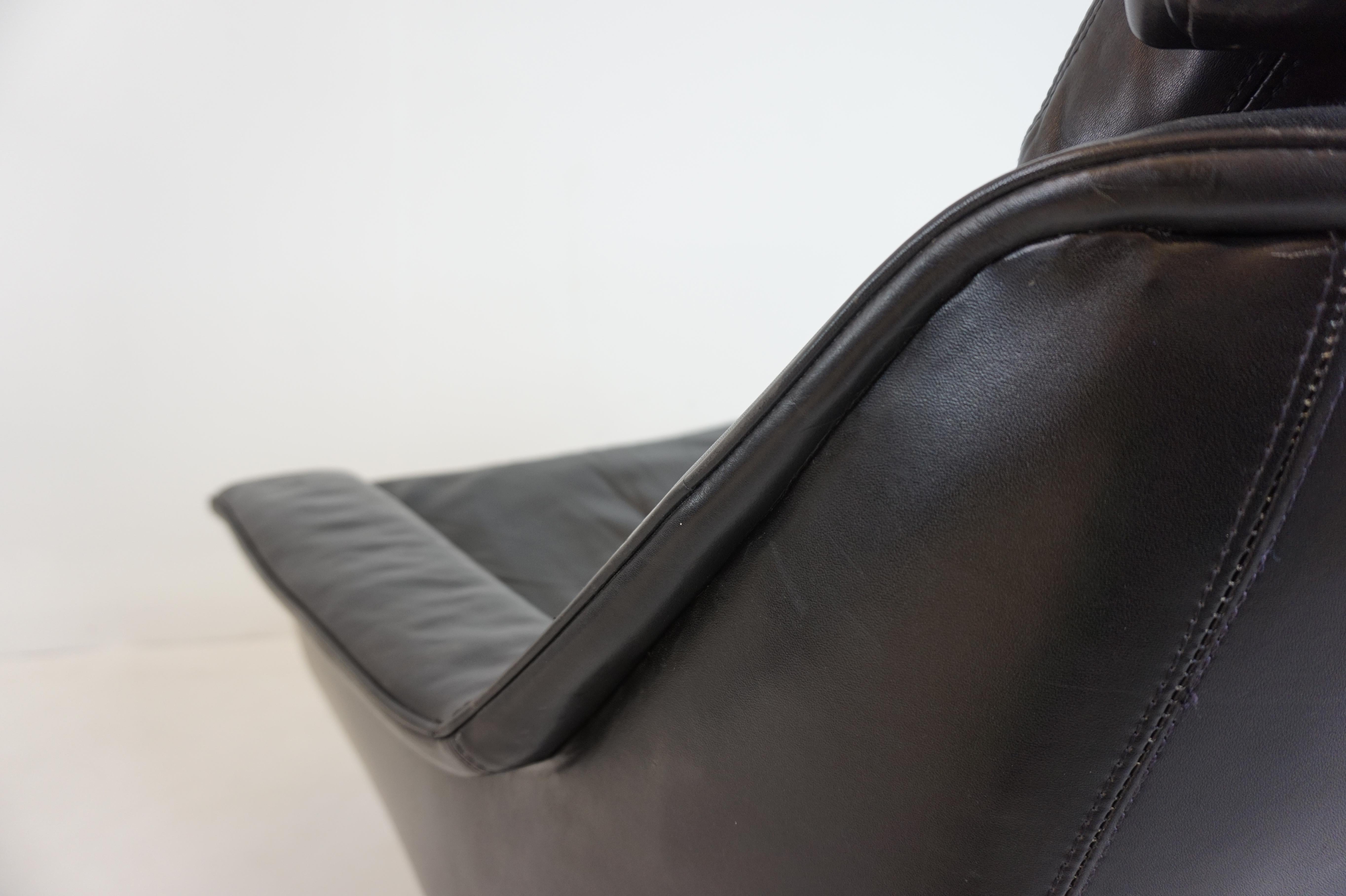 Mid-20th Century ESA leather chair 802 by Werner Langenfeld