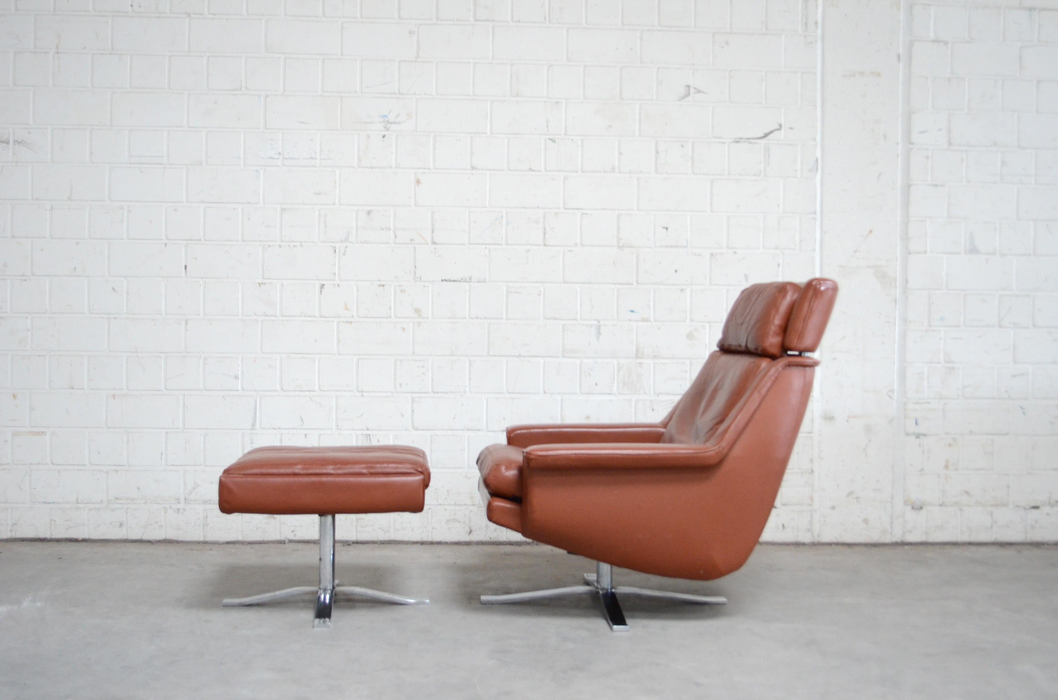Scandinavian Modern Esa Model 802 Leather Danish Lounge Chair and Ottoman by Werner Langenfeld, 1960 For Sale
