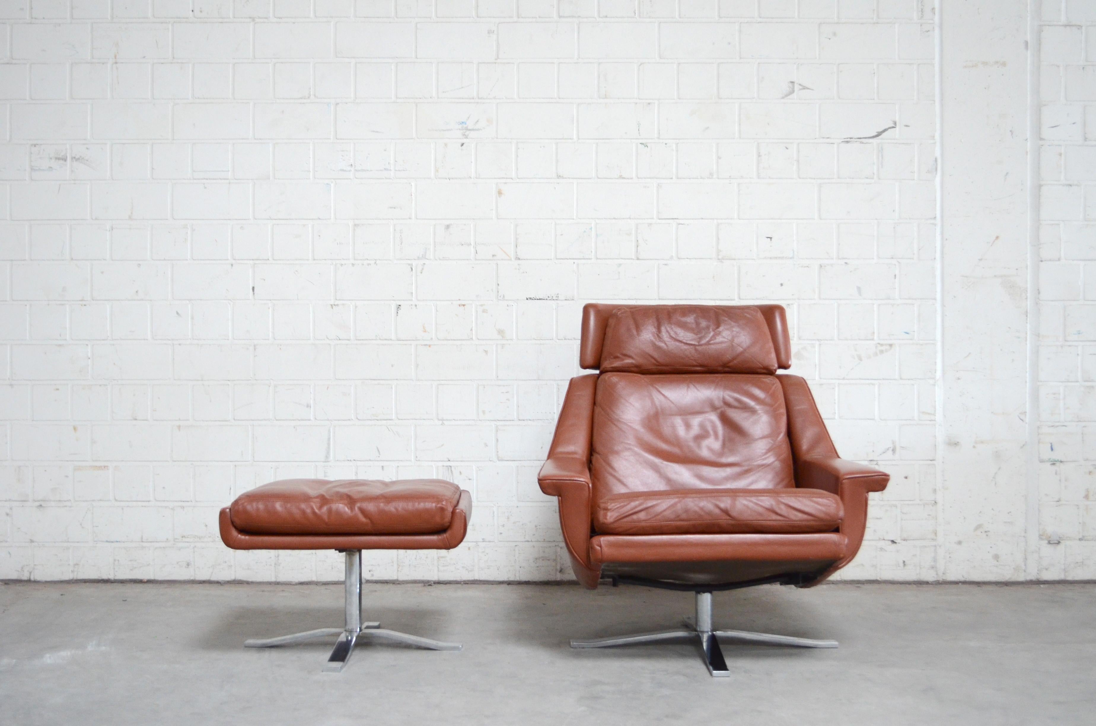 Esa Model 802 Leather Danish Lounge Chair and Ottoman by Werner Langenfeld, 1960 In Good Condition For Sale In Munich, Bavaria