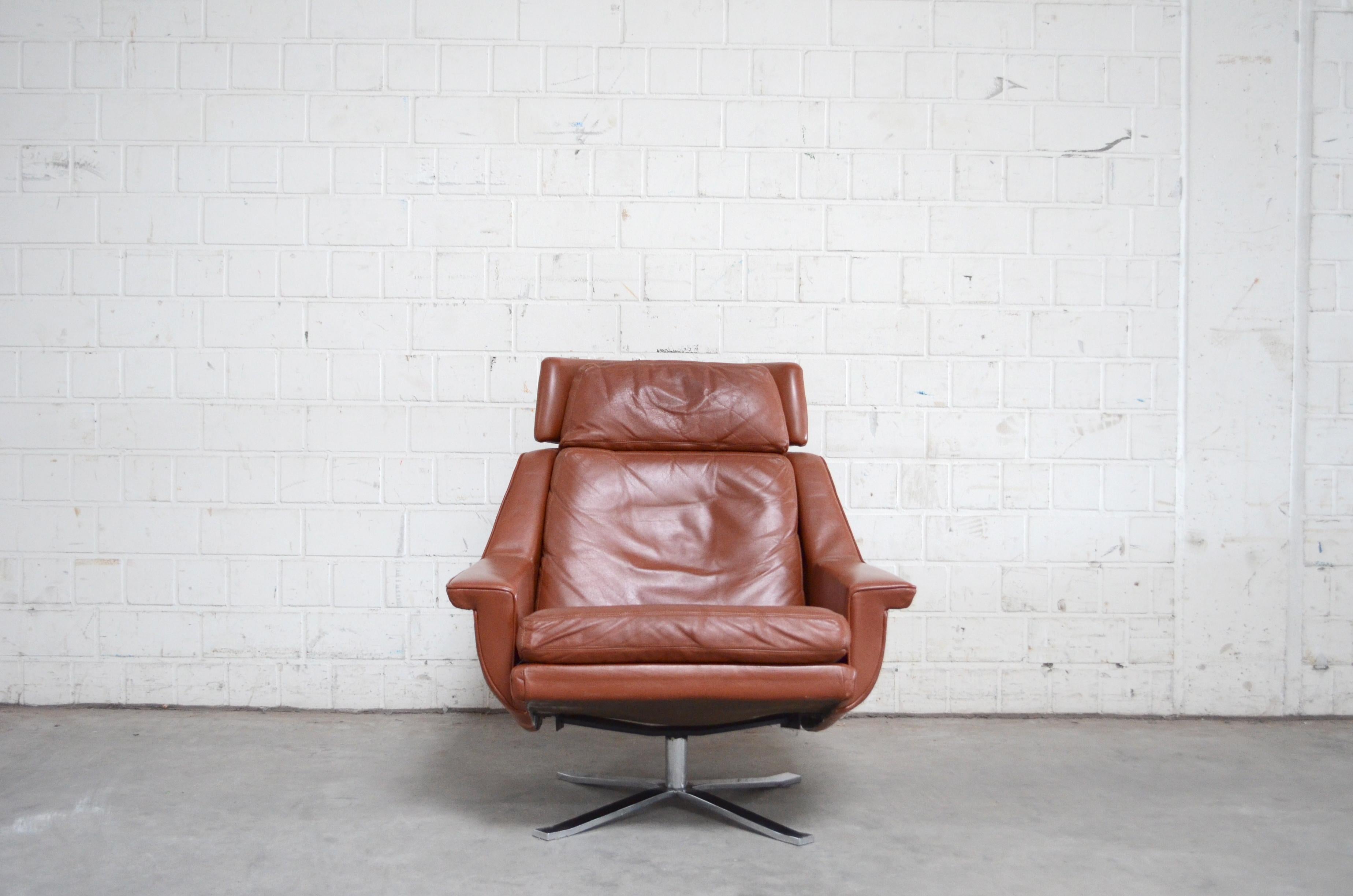 Esa Model 802 Leather Danish Lounge Chair and Ottoman by Werner Langenfeld, 1960 For Sale 1