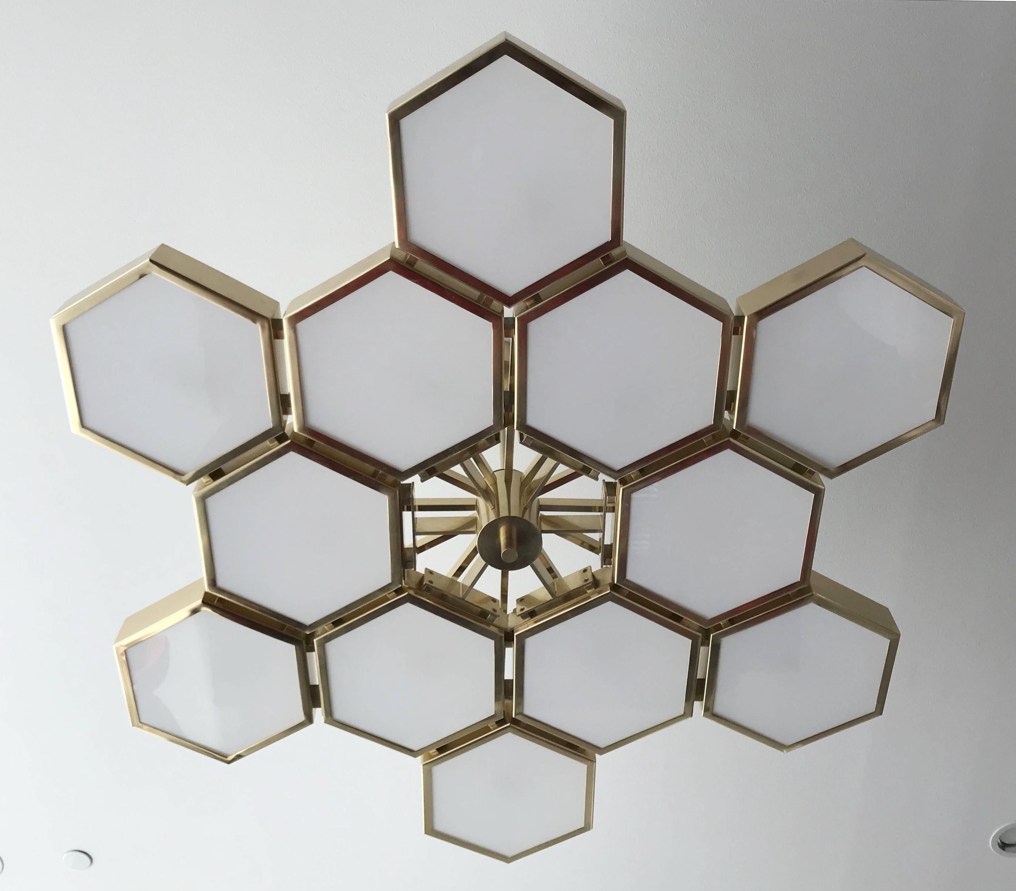 Lampadario Esagoni di Fabio Ltd In condizioni Nuovo in vendita a Los Angeles, CA
