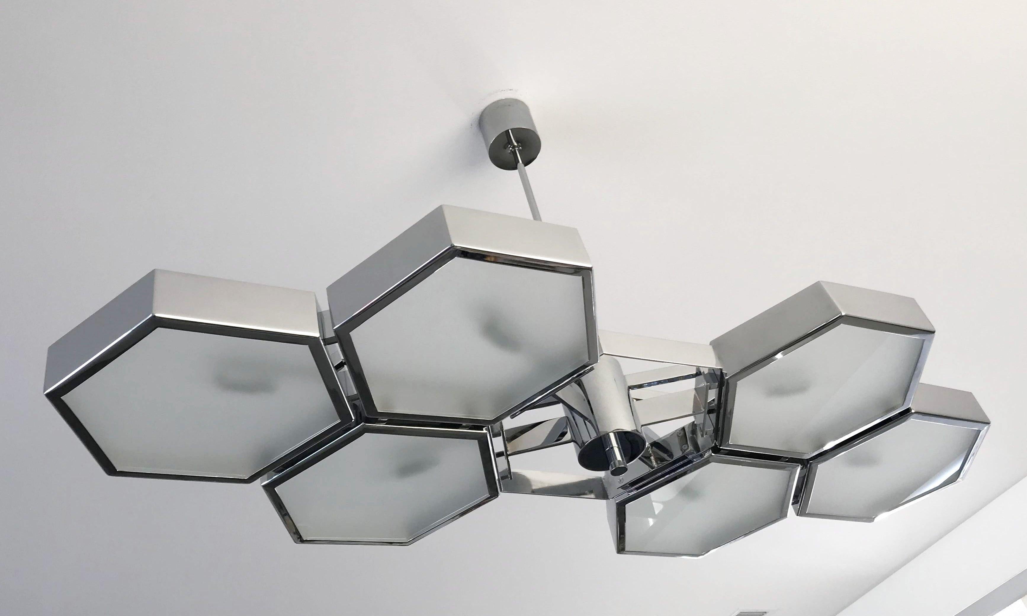 Vetro intagliato Lampadario Esagoni di Fabio Ltd in vendita