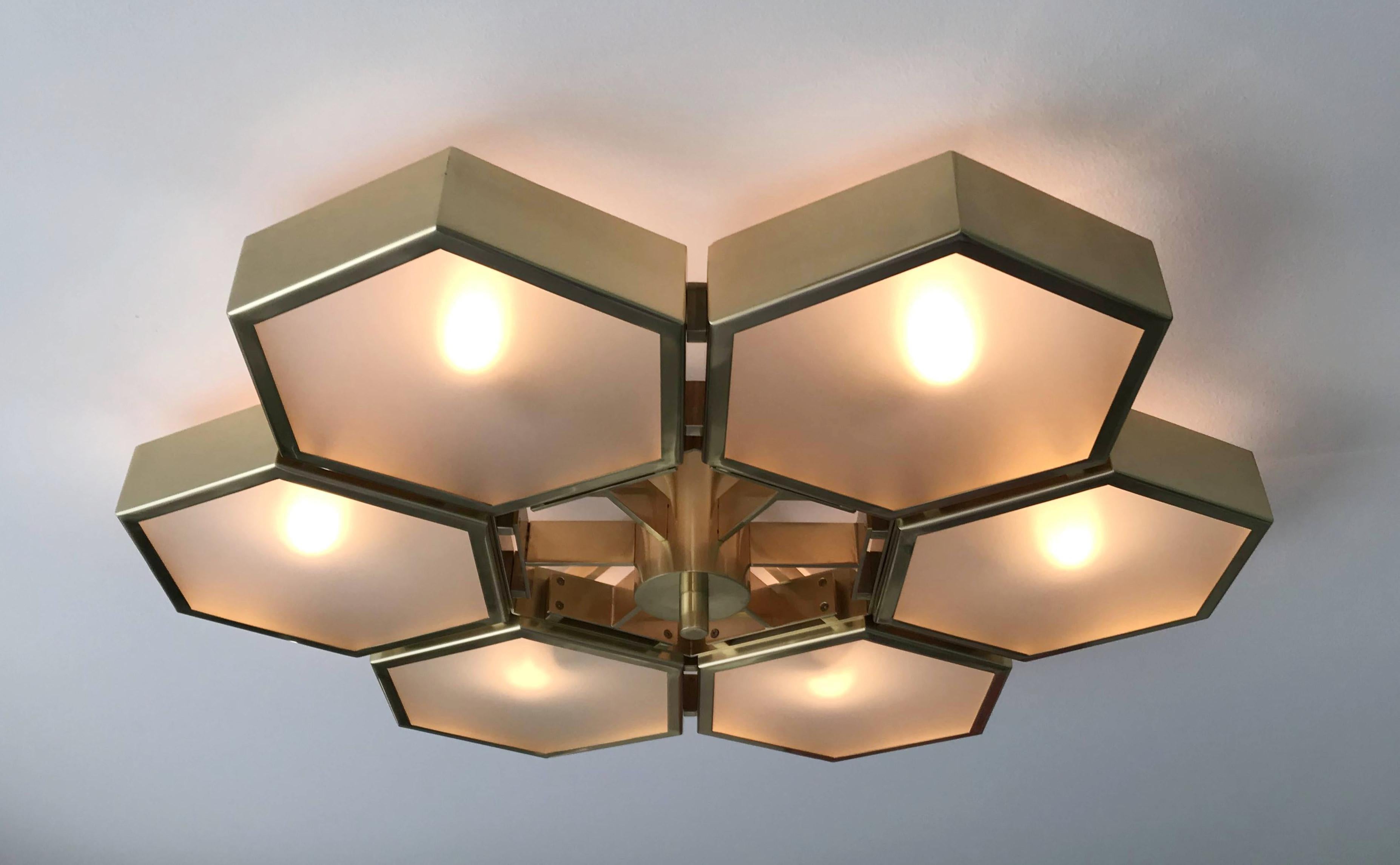 XXI secolo e contemporaneo Esagoni Flush Mount di Fabio Ltd in vendita
