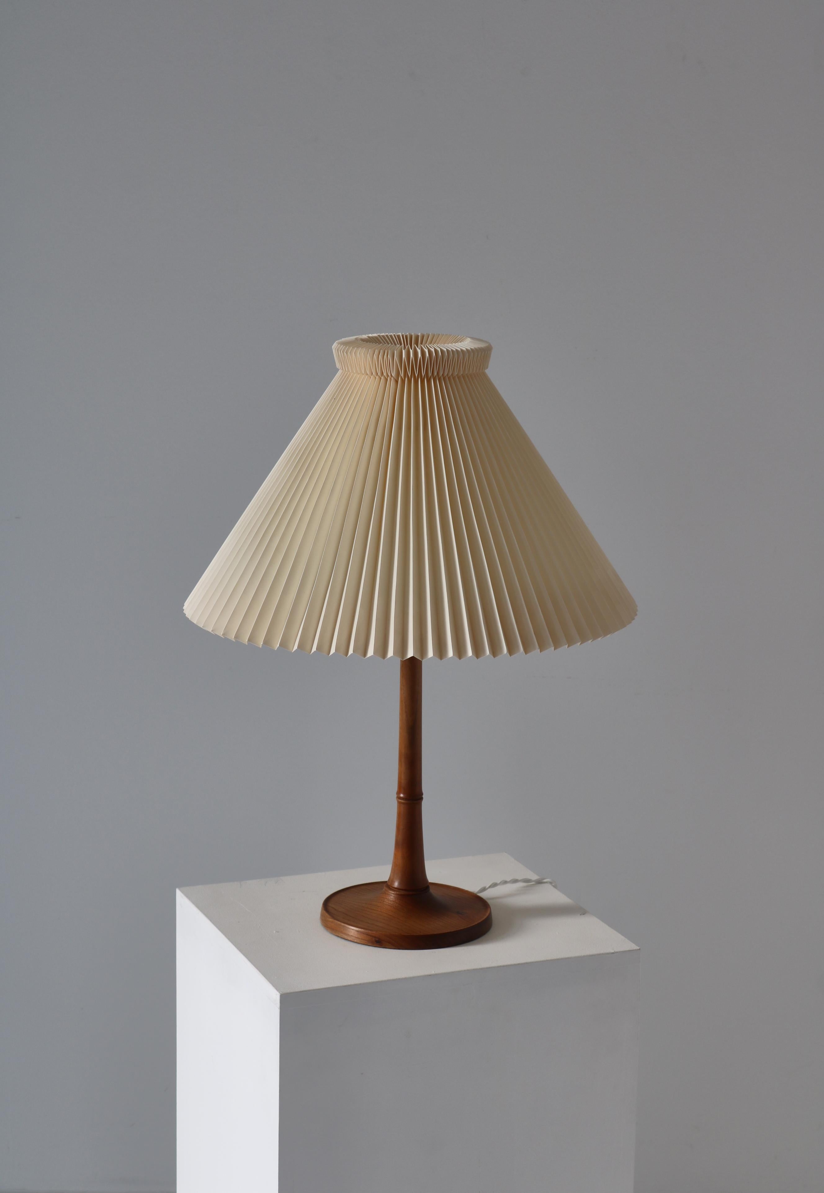 Danish Kaare Klint Table Lamp in Ash Wood and Hand Folded Le Klint Shade, Denmark 1940s For Sale