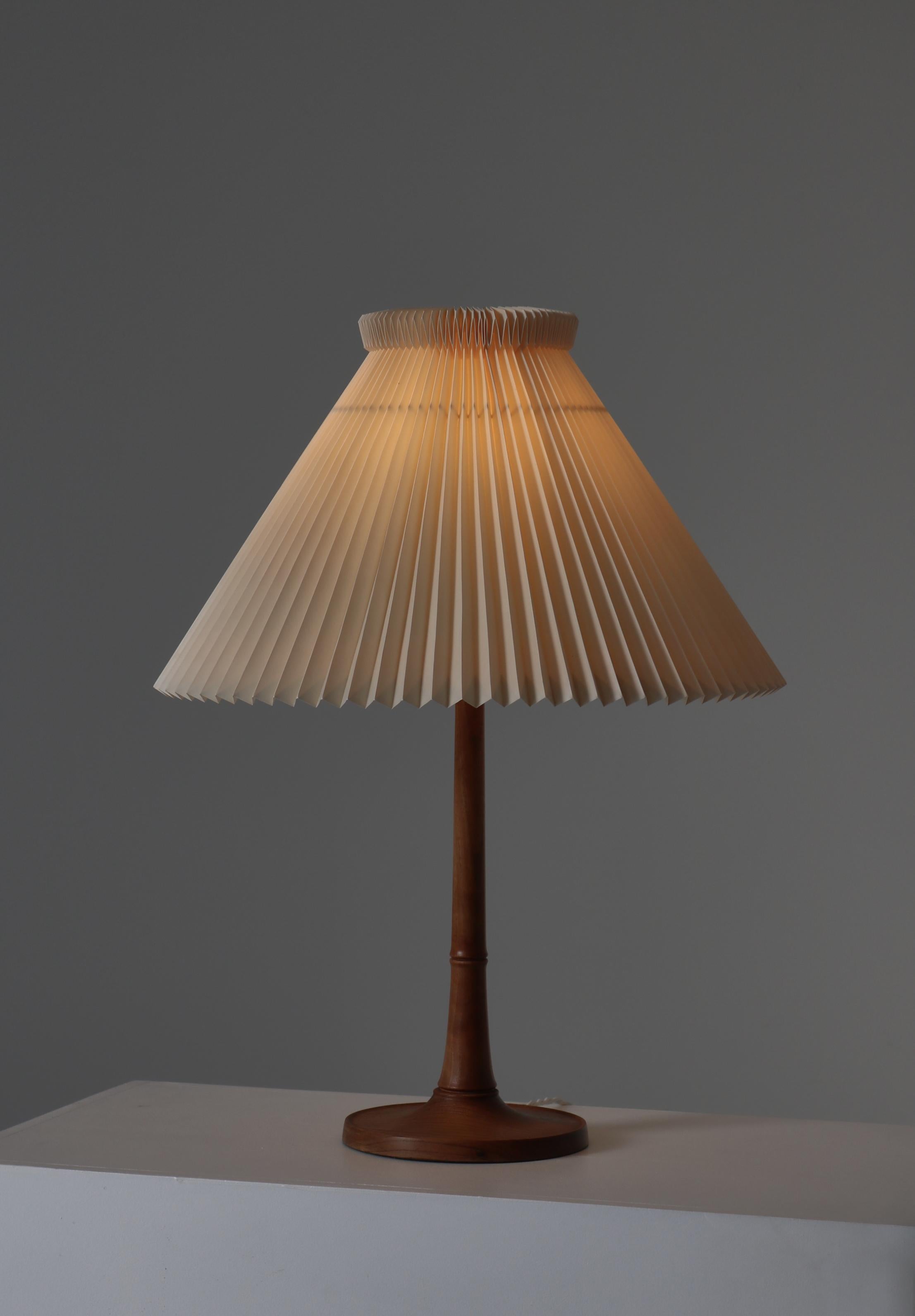 Acrylic Kaare Klint Table Lamp in Ash Wood and Hand Folded Le Klint Shade, Denmark 1940s For Sale