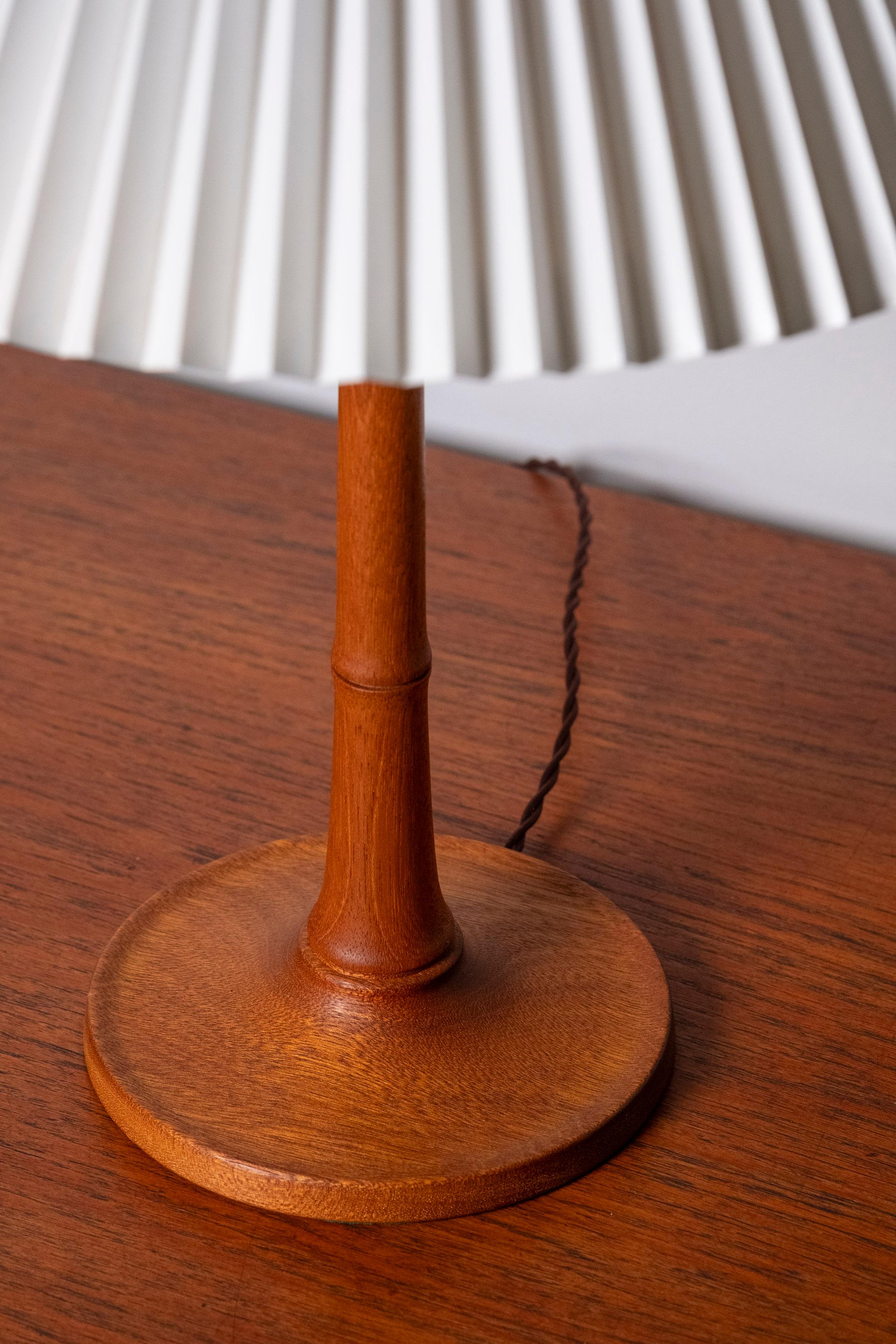 Esben Klint Teak Table Lamp for Le Klint, 1950s Denmark For Sale 4
