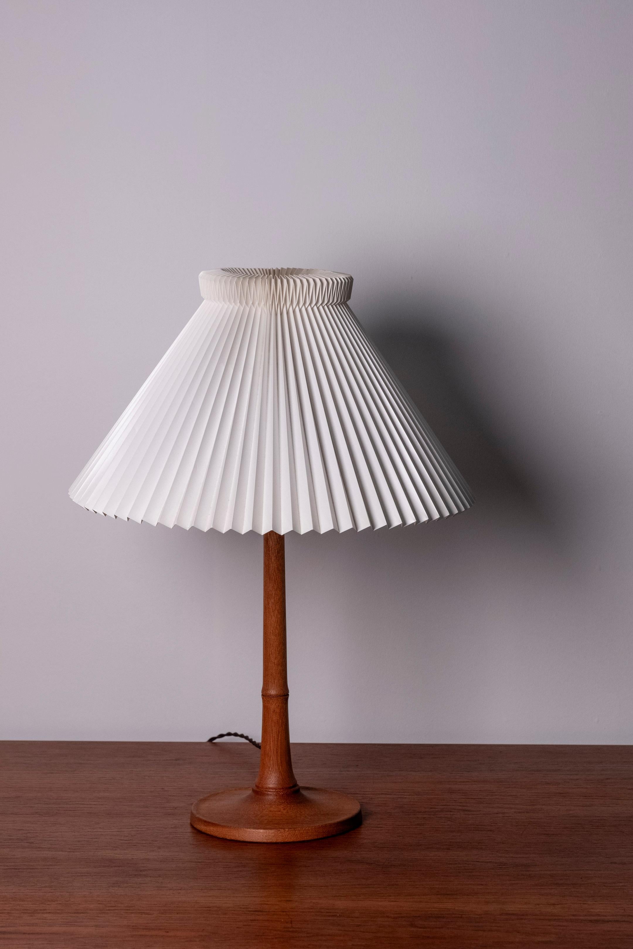 Esben Klint Teak Table Lamp for Le Klint, 1950s Denmark For Sale 2