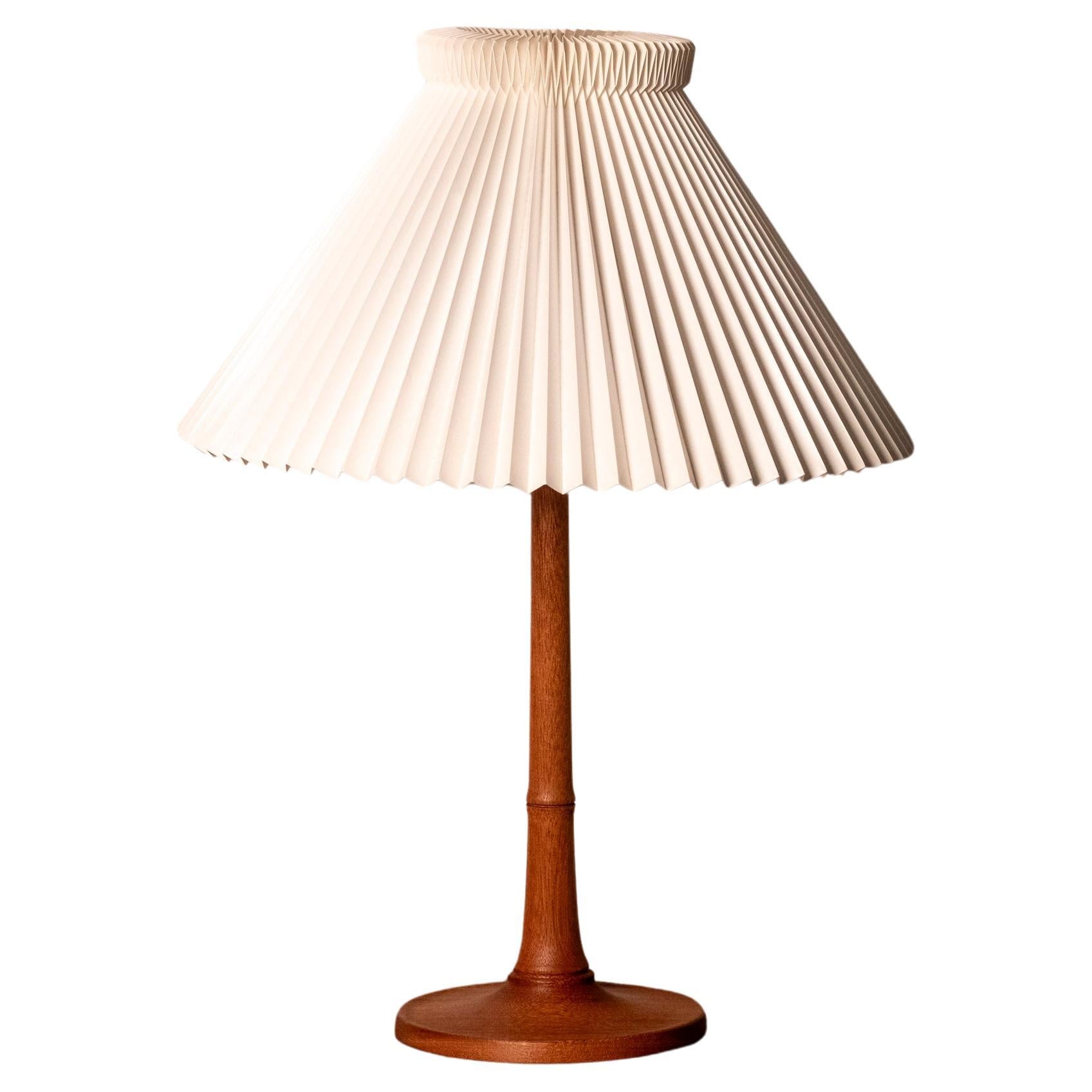Esben Klint Lampe de table en teck pour Le Klint, années 1950 Danemark