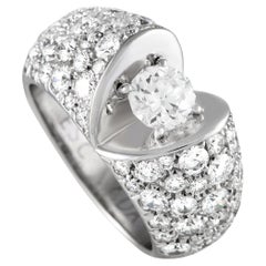Escada Ring aus 18 Karat Weißgold mit 4,19 Karat Diamanten
