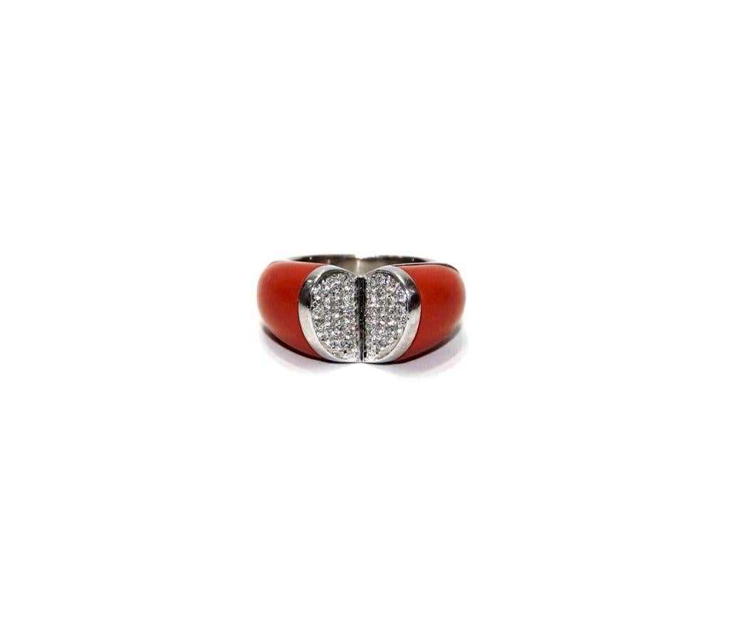 Escada 18K White Gold, Diamonds and Coral Heart Ring
Diamonds 0.4ctw
Size 5
Made in Italy
Retail $5500