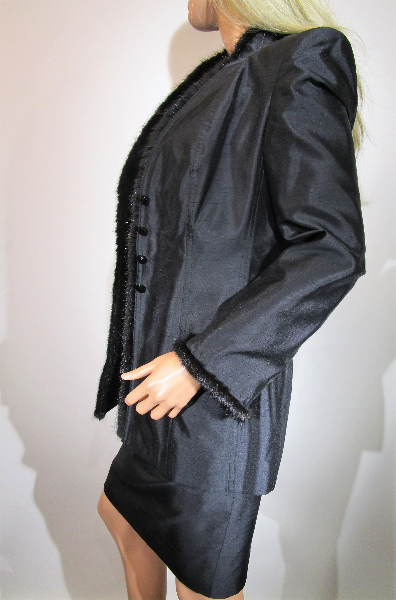 ESCADA 3-piece Set MINK Trim Black Blazer Skirt Tank Top Jacket Sz 36/ US6 In Excellent Condition For Sale In Lakewood, CO