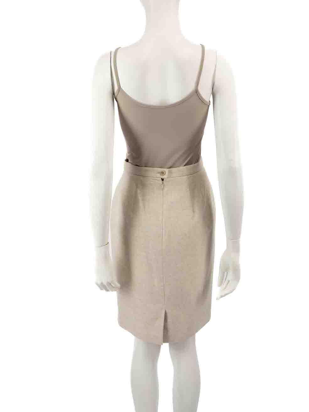 Escada Beige Wool Knee Length Skirt Size XS In Good Condition For Sale In London, GB