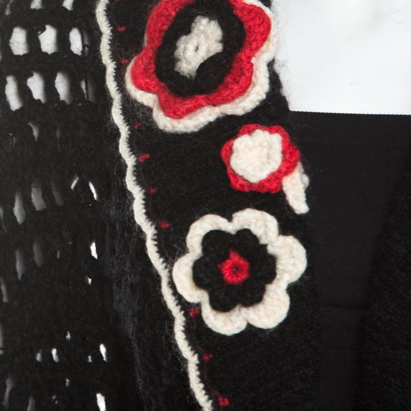 Women's Escada Black Crochet Knit Floral Applique Scalloped Tassel Edge Long Cardigan L For Sale