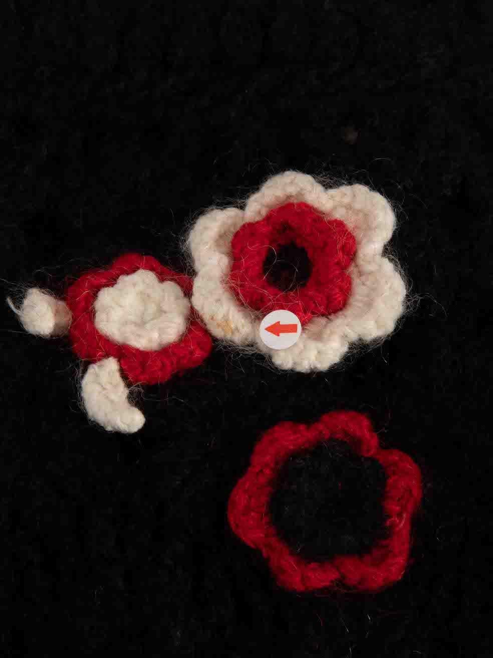 Escada - Écharpe en crochet à fleurs noires en vente 1
