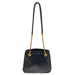 Escada Tote negro de piel con cadena