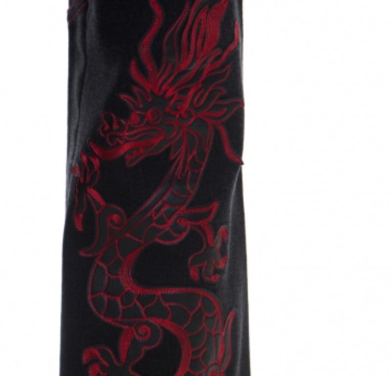 Escada Jeans svasati con ricamo del drago in denim elasticizzato nero M. I. in vendita 1