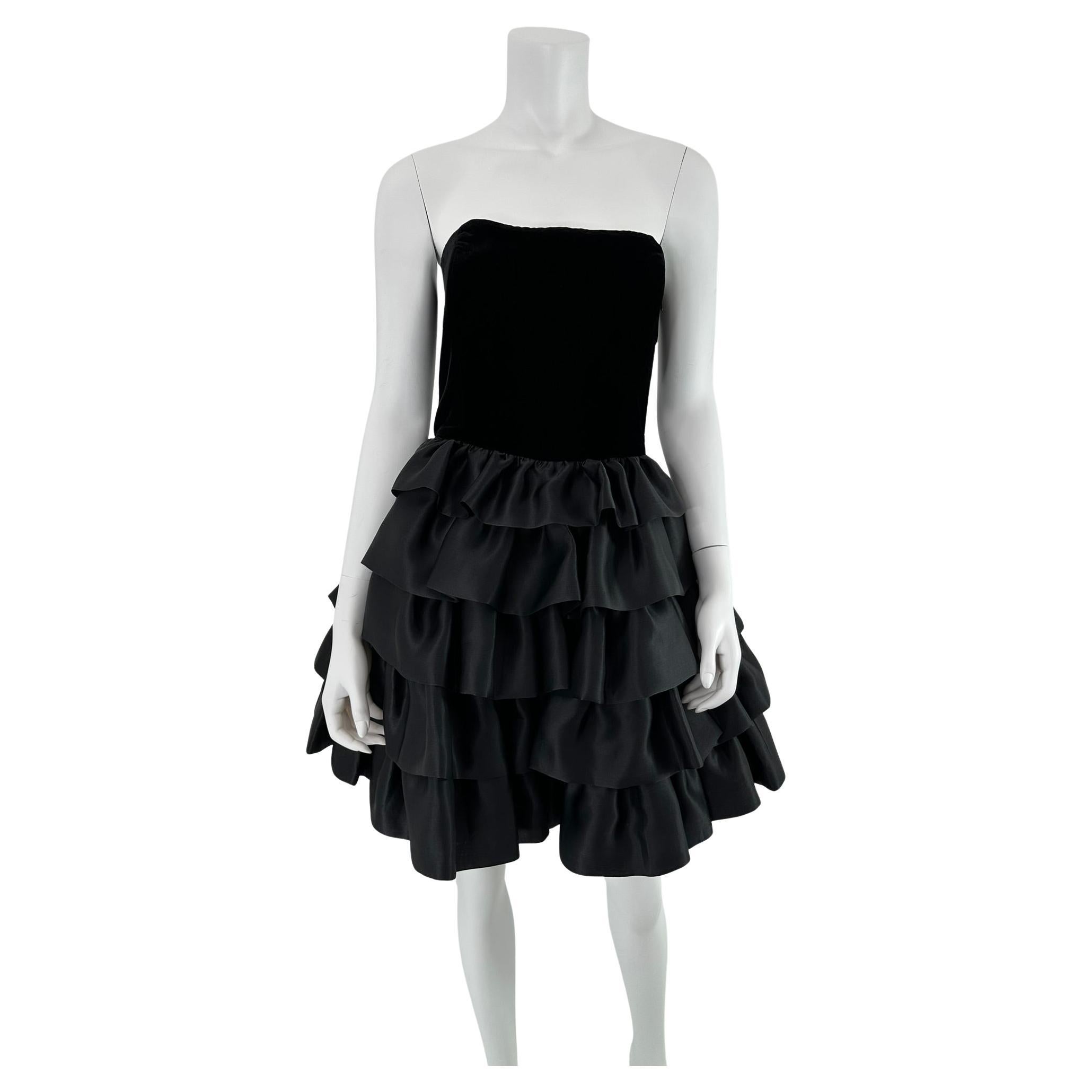 Escada - Vestito da cocktail con corpetto bustier in velluto nero e gonna a balze in taffetà - 36 in vendita