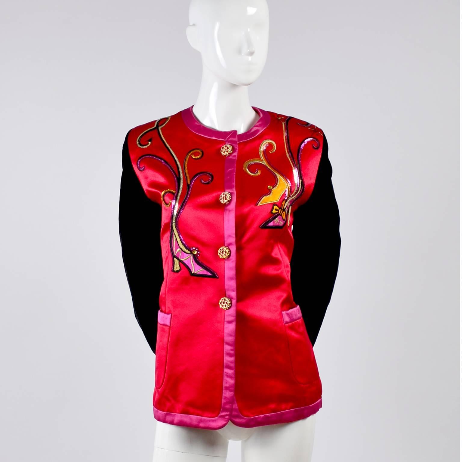 Escada Blazer in Rot Schwarz und Rosa Neuheit Schuh Lover Print 1980er Jahre Jacke  im Angebot 6