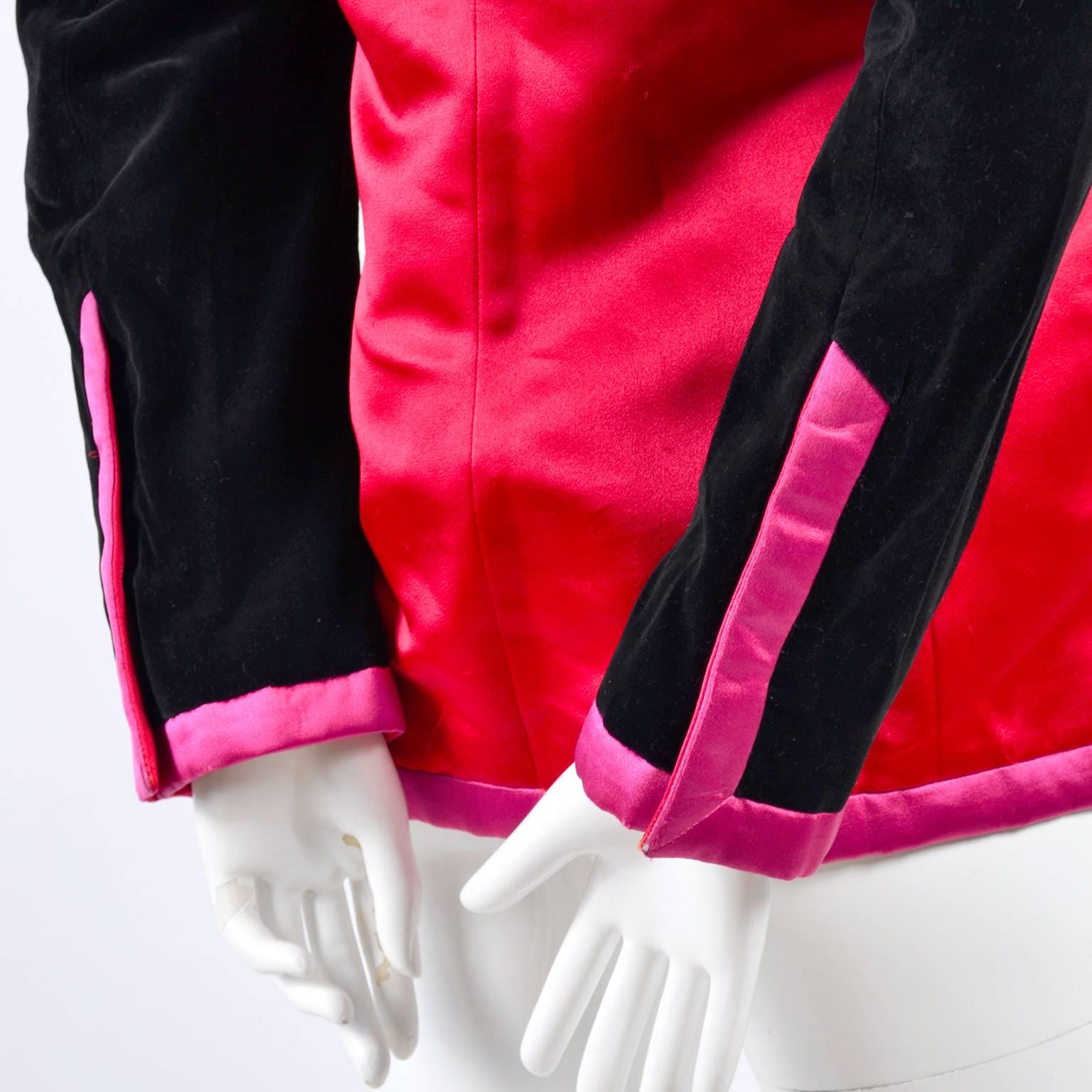Escada Blazer in Red Black and Pink Novelty Shoe Lover Print 1980s Jacket For Sale 6