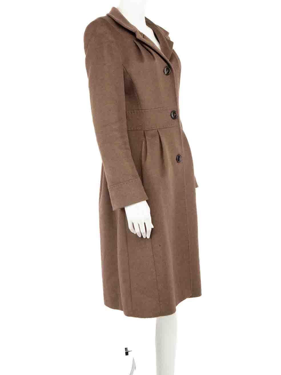 CONDITION is Very good. Minimal wear to coat is evident. Minimal wear to the lining seams with straining to the fabric on this used Escada designer resale item.
 
Details
Brown
Angora wool
Coat
Single breasted
Button up fastening
Long sleeves
2x