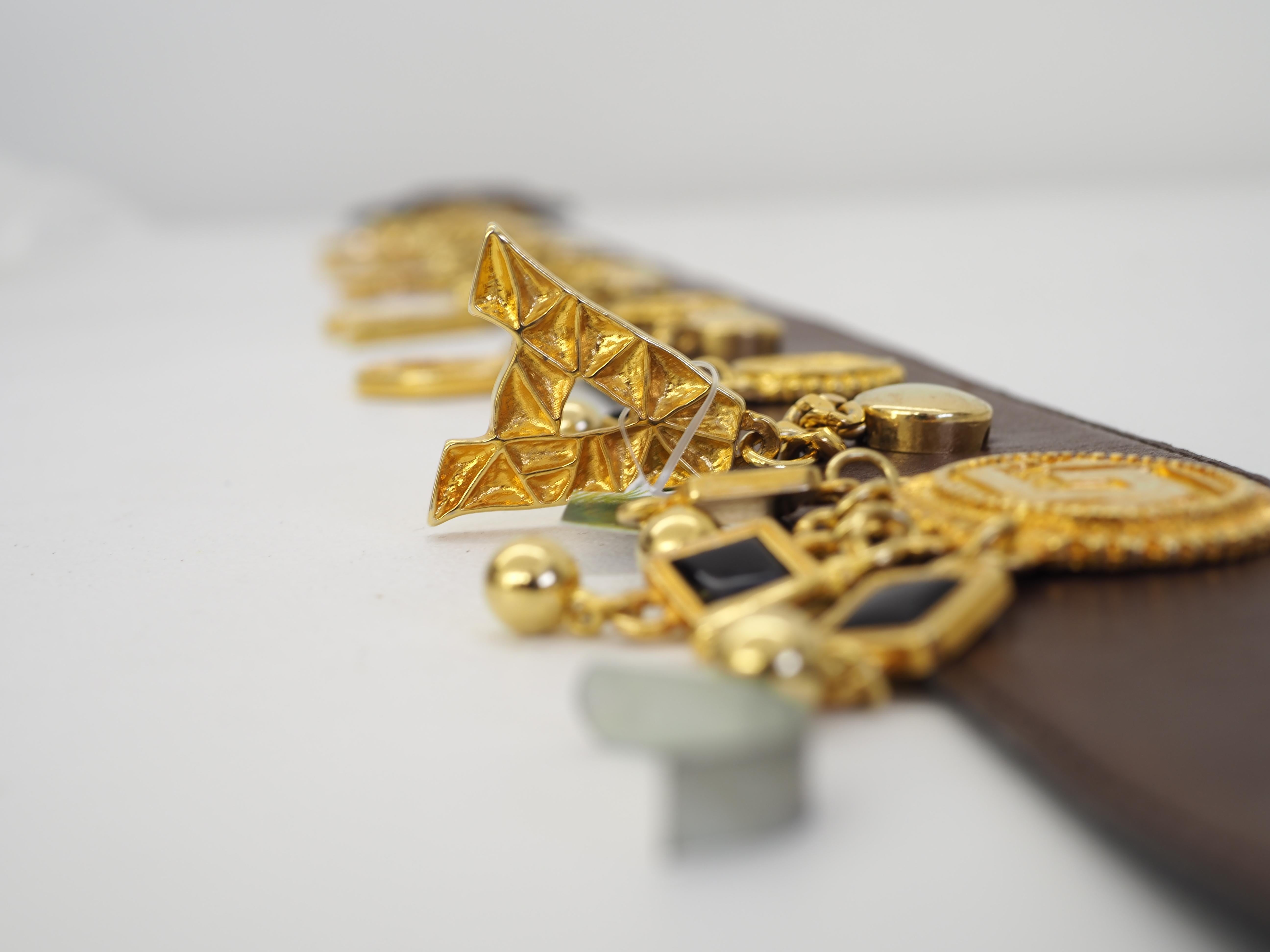 Escada Gürtel aus braunem Leder mit goldener Hardware  (Braun) im Angebot