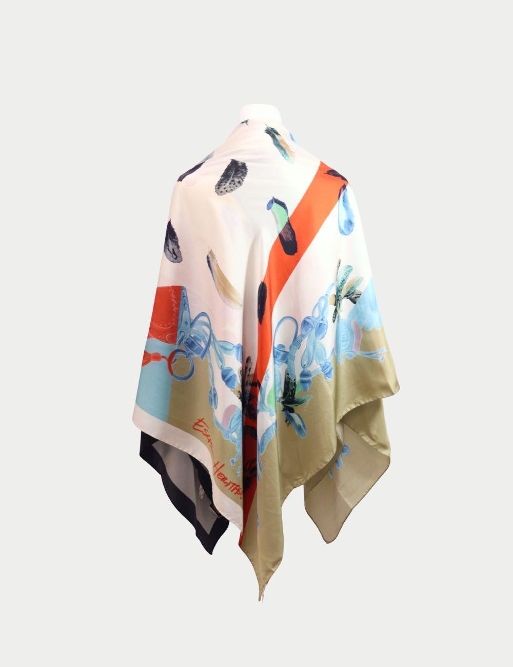 Grigio Sciarpa di seta colorata Escada in vendita